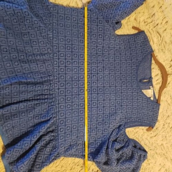 Masseys Women's Blue Crocheted Cold-Shoulder Ruffled Blouse Size 2X - Picture 4 of 9